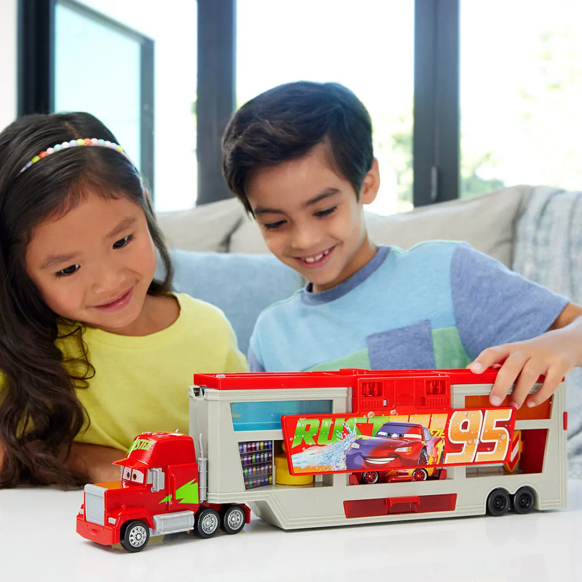 Disney Pixar Cars Colour Changers Mobile Mack Playset