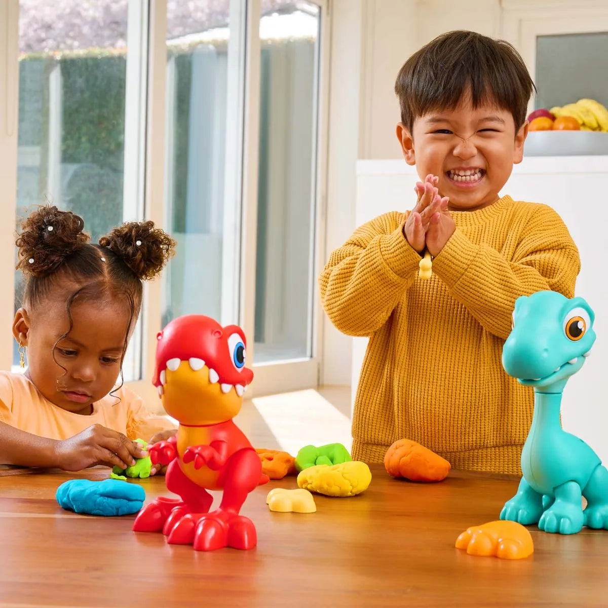 Smashers Junior Dino Dig Large Egg by ZURU (Styles Vary)