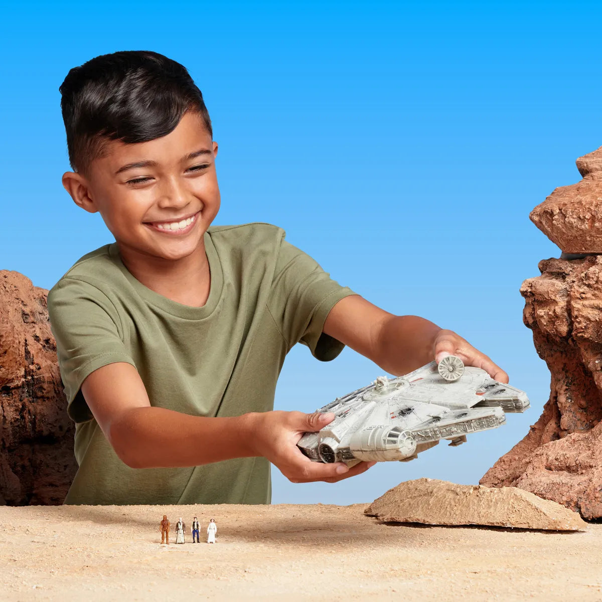 Star Wars Micro Galaxy Squadron Millenium Falcon Playset