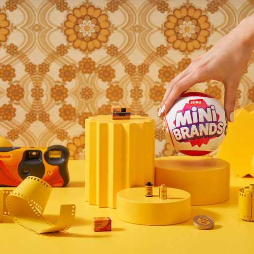 Mini Brands Retro Capsule 4 Pack by ZURU (Styles Vary)
