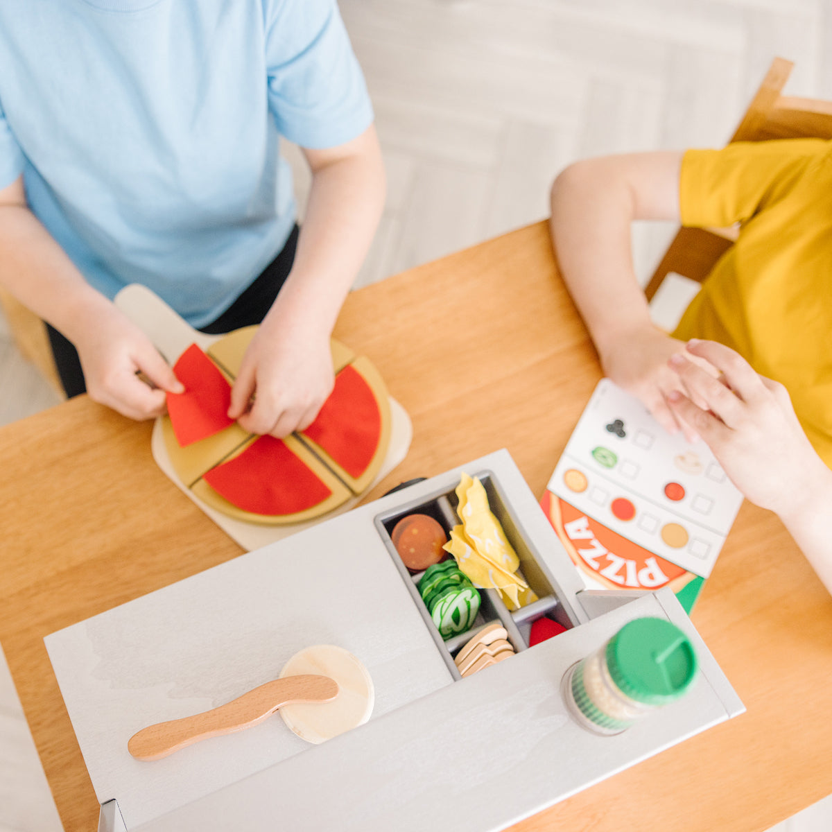 Melissa & Doug Pizza Counter Wooden Roleplay Set