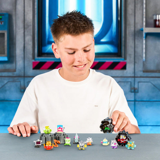 MrBeast Lab Swarms Micro Figure 14 Pack Battle Fusion (Styles Vary)