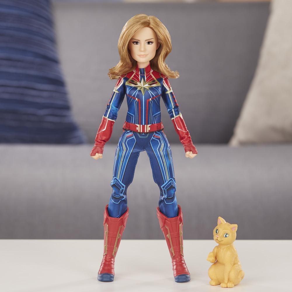 Marvel - Captain Marvel Super Hero Doll