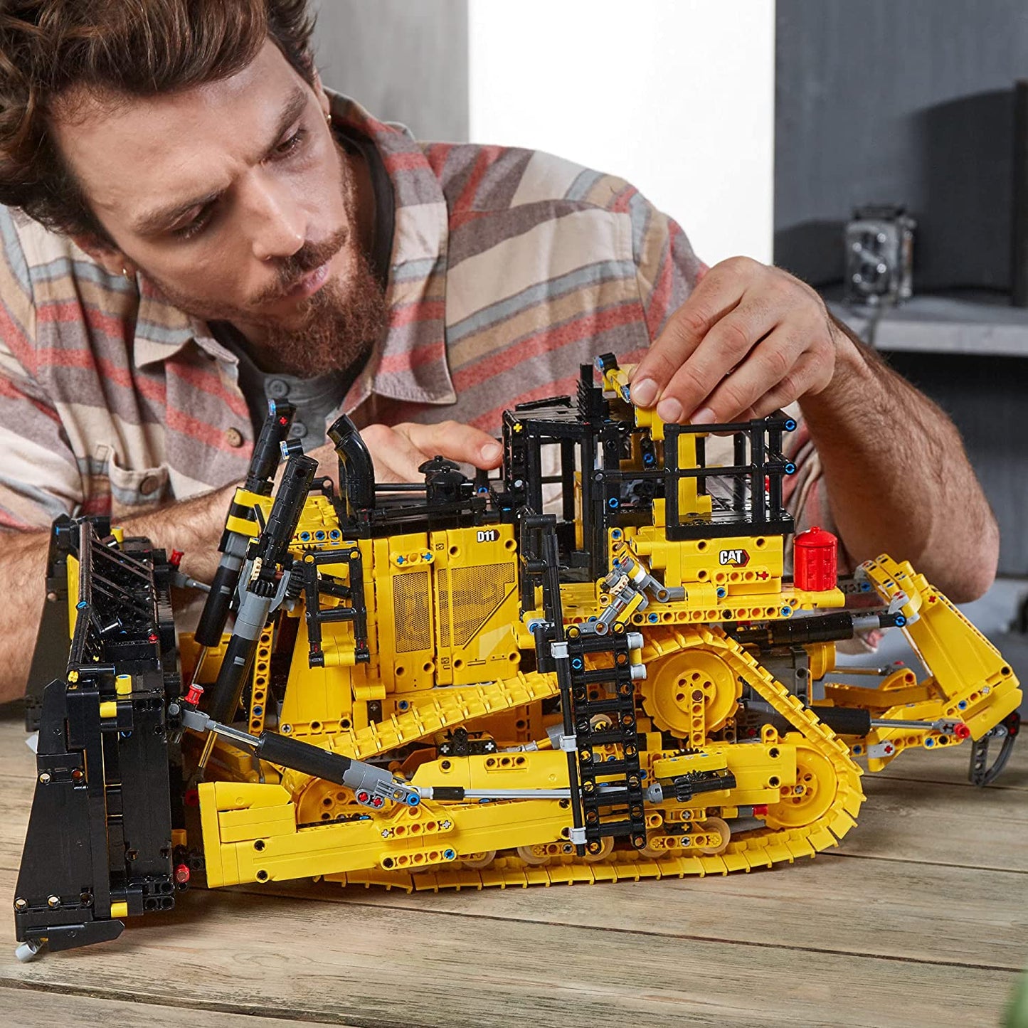 LEGO Technic - App-Controlled Cat D11 Bulldozer 42131