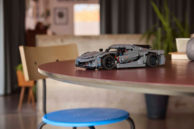 LEGO Technic | 42173 Koenigsegg Jesko Absolut Gray Hypercar