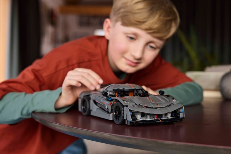 LEGO Technic | 42173 Koenigsegg Jesko Absolut Gray Hypercar