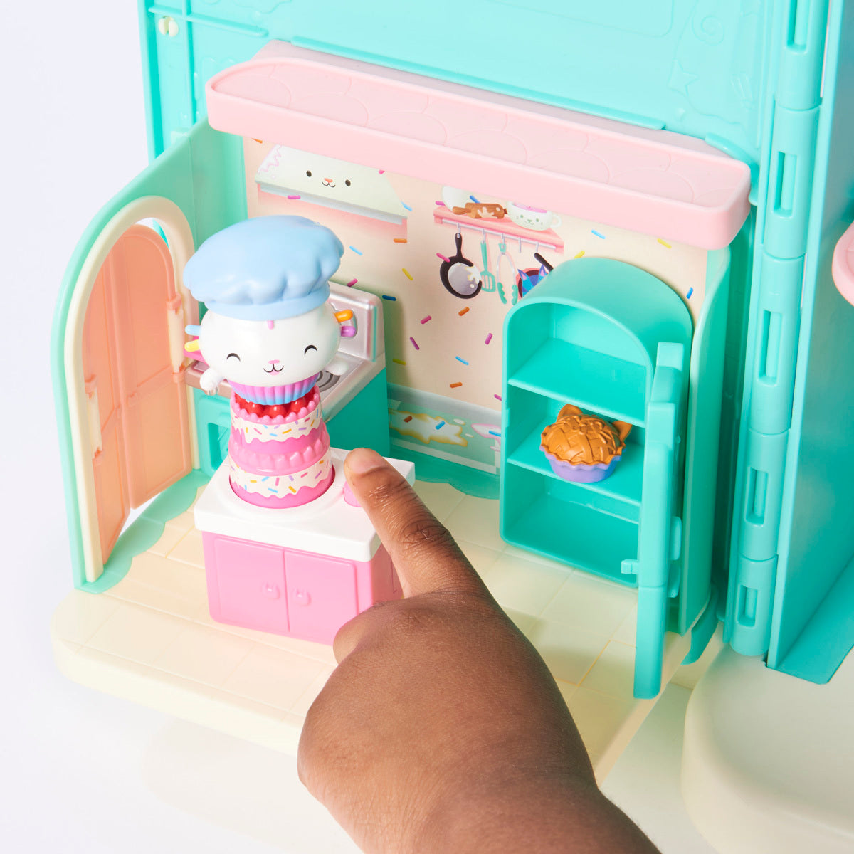 Gabby's Dollhouse Bakey with Cakey Kitchen Set