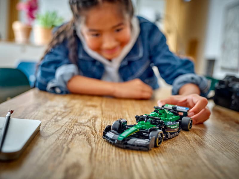 LEGO Speed Champions | 77245 Aston Martin Aramco F1 AMR24
