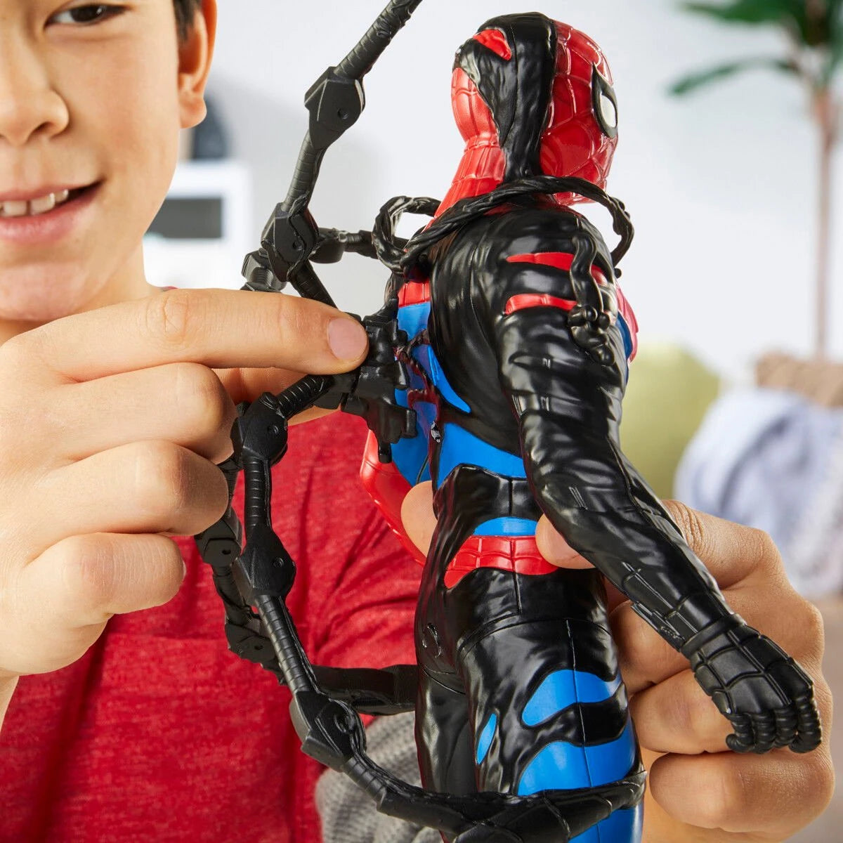 Spider Man  Titan Liquid Shifter  30 CM Figure