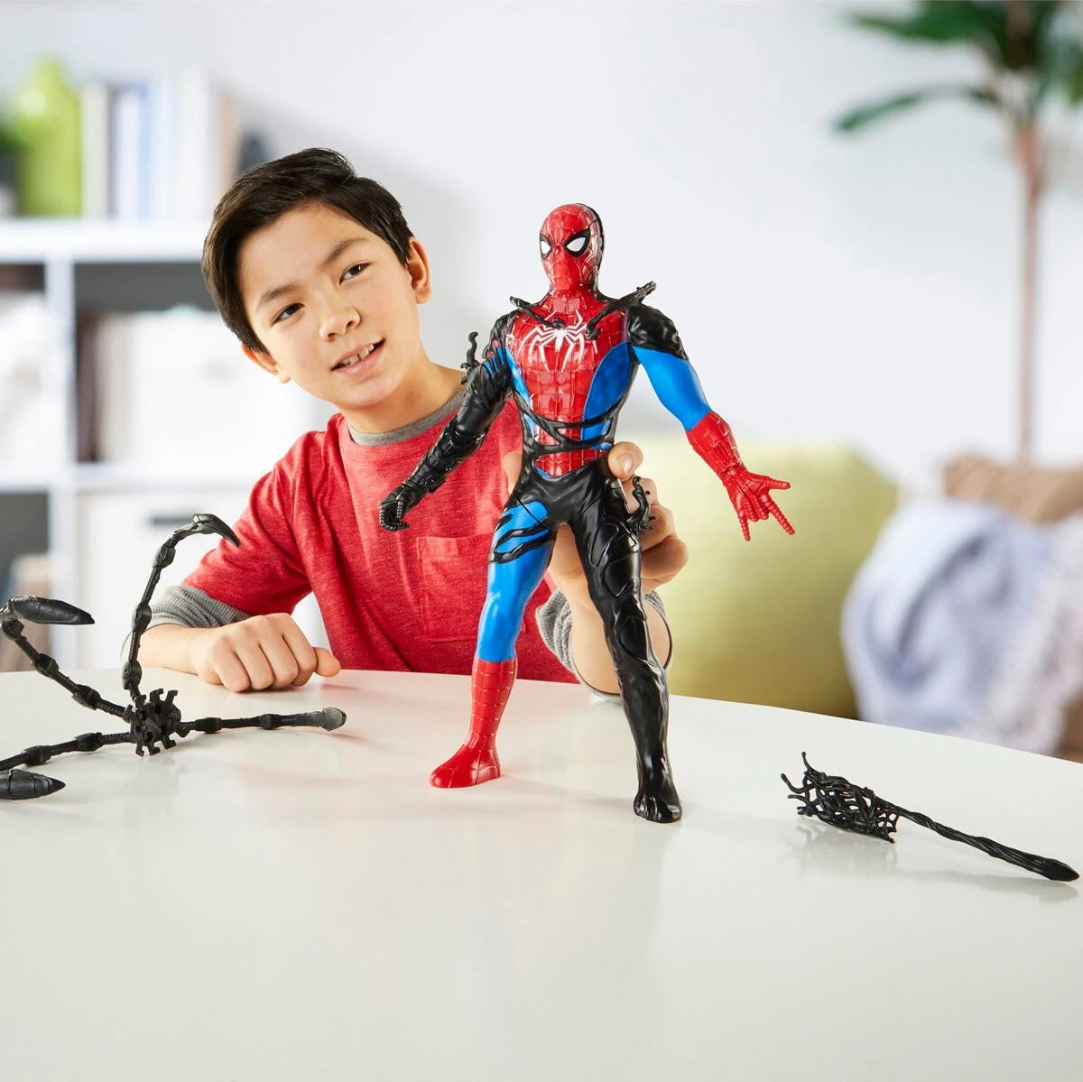 Spider Man  Titan Liquid Shifter  30 CM Figure
