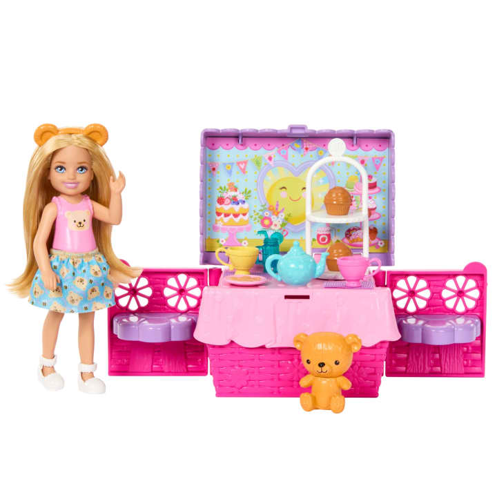 Barbie Family & Friends Club Chelsea Pop-Up Tea Party Playset