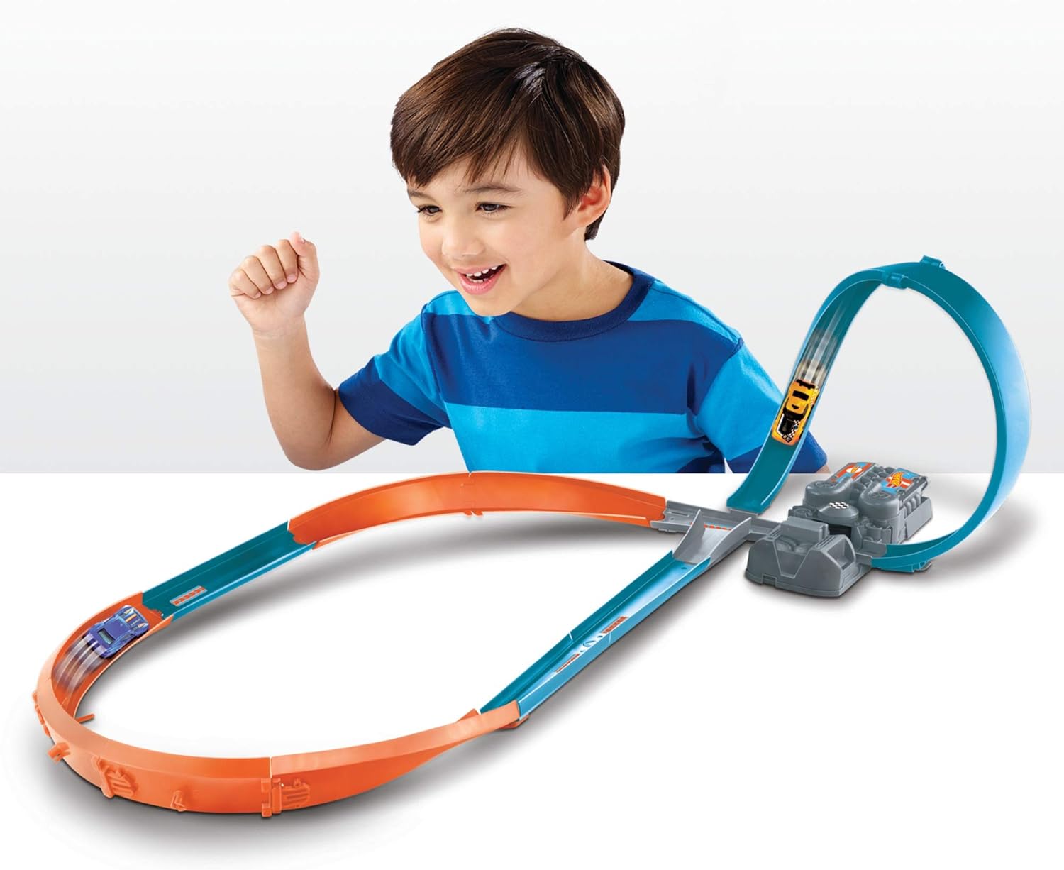 Hot Wheels Figure and Raceway 3 in 1 Track Set The Entertainer Pakistan