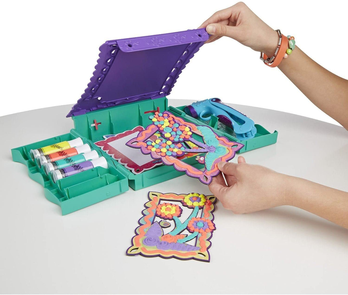 Play Doh DohVinci Anywhere Art Studio Easel and Storage Case Set