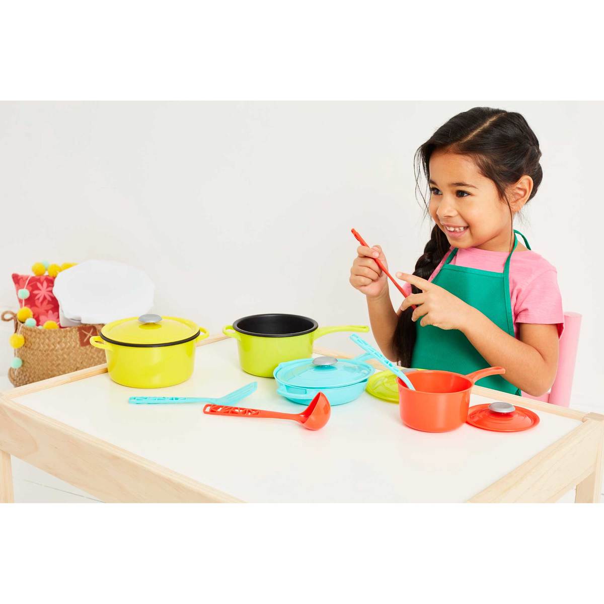 Early Learning Centre Pots and Pans Set